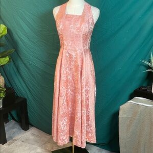 Elegant Pink Floral Midi Dress